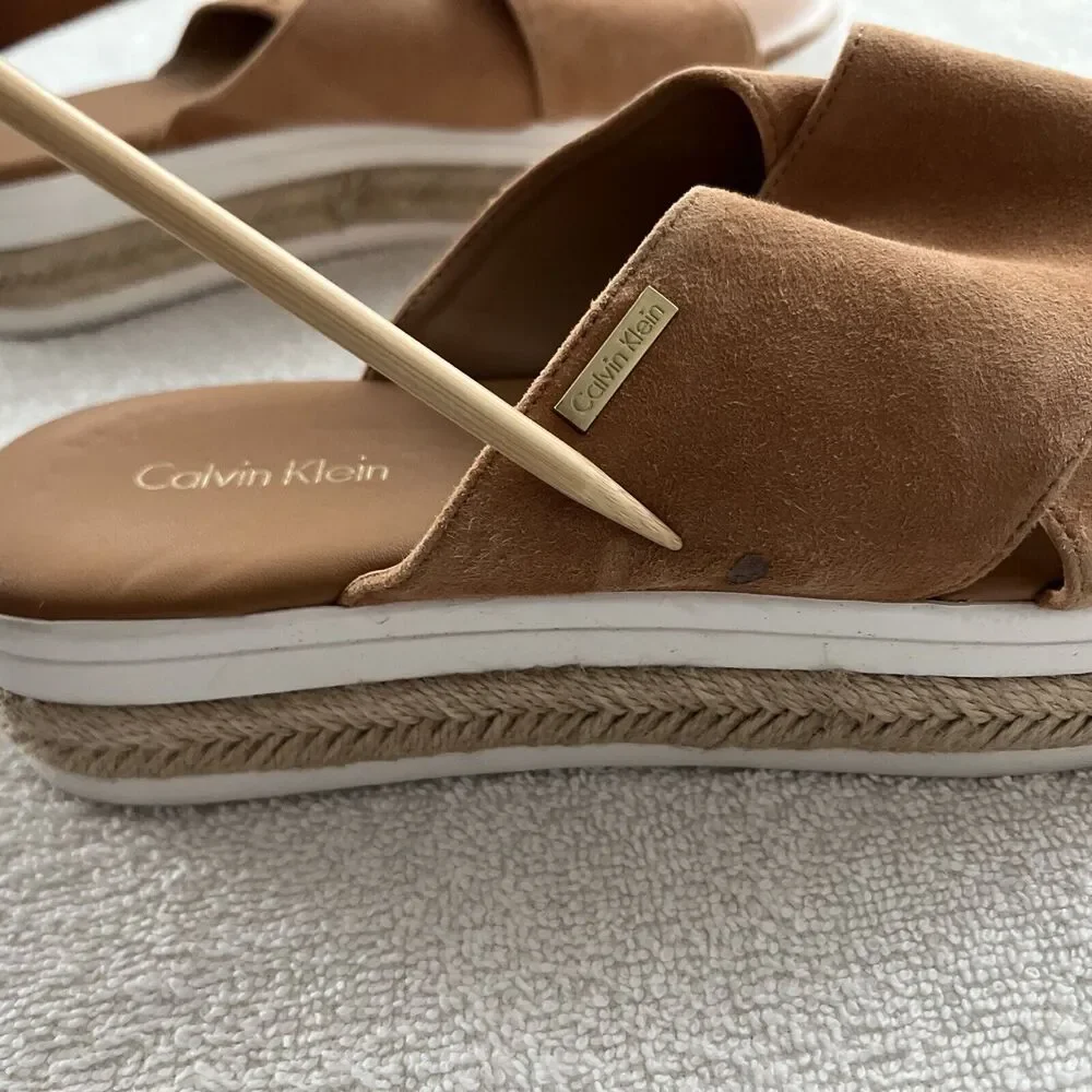 NWOT Calvin Klein Jupare Women Slip-on Sandals Size 9 , Tan Suede READ - Picture 11 of 11